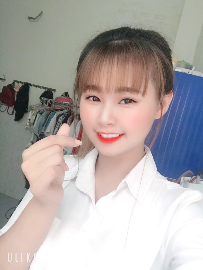 Gái Xinh Áo Trắng Xu Hướng Quyến Rũ Nền Giải Trí Và Xã Hội Hiện Đại
