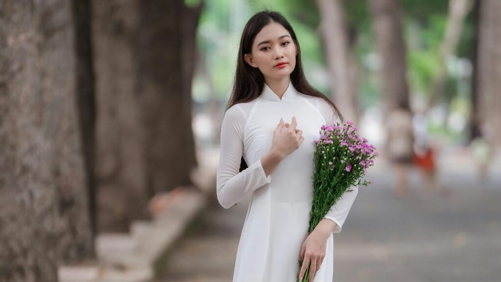 Gái Xinh Mặc Quần Ngắn Vẻ Đẹp Hình Thể Và Sức Hút Của Phụ Nữ Tự Tin Và Quyến Rũ